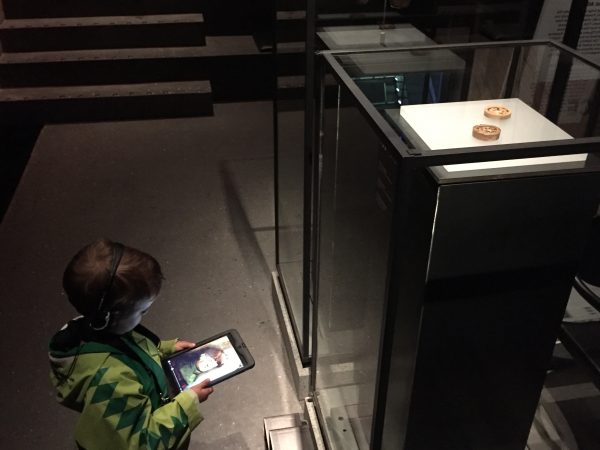 Kindgerechte Erklärungen via Tablet